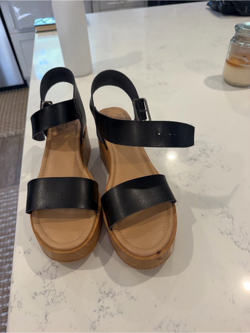 Universal thread Women's Black Leather Platform Sandals